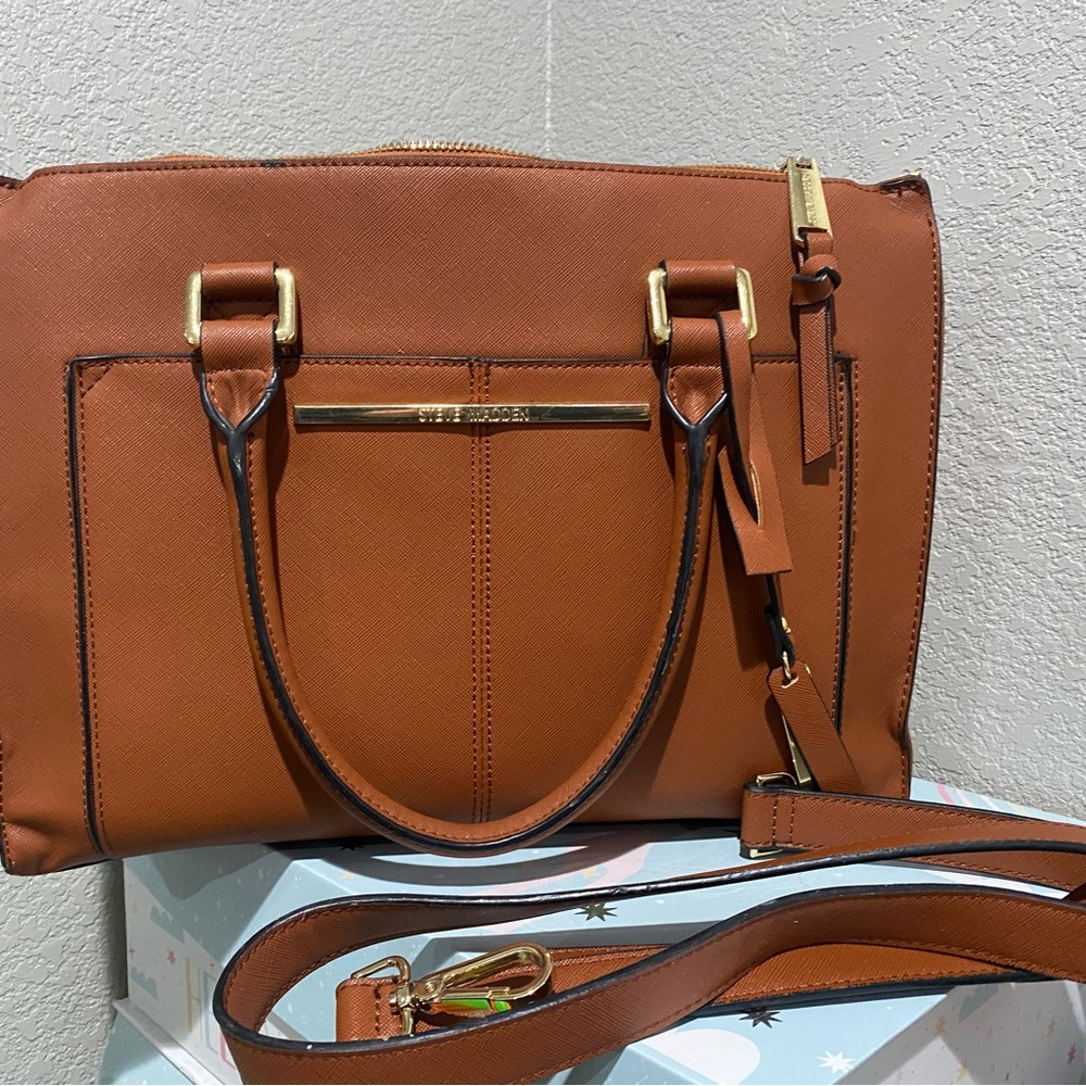 Elegant Tan Leather Handbag